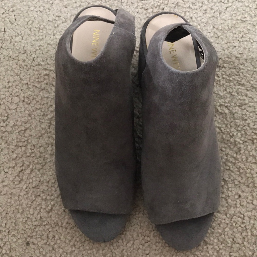 9.5 women’s suede heels with leather lining